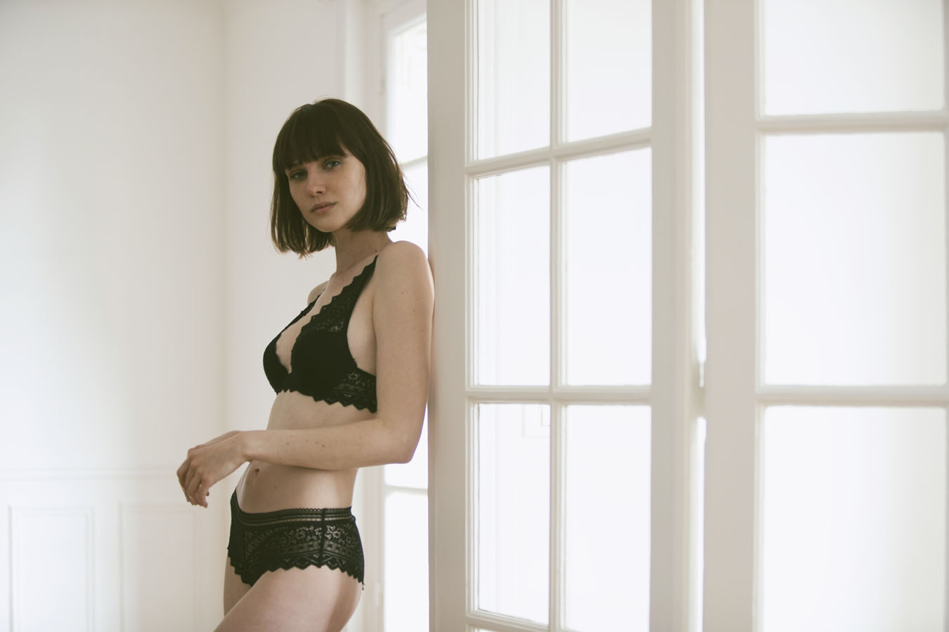 Book mannequin: Séance photo lingerie boudoir avec Andy Andenok par le photographe Antonio Barros